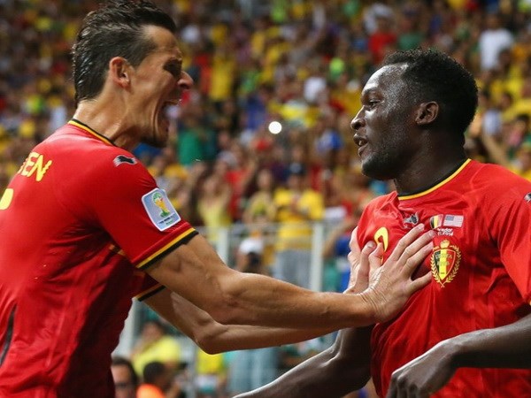 Lukaku (phải) ghi bàn mang chiến thắng về cho Bỉ. (Nguồn: Getty Images)
