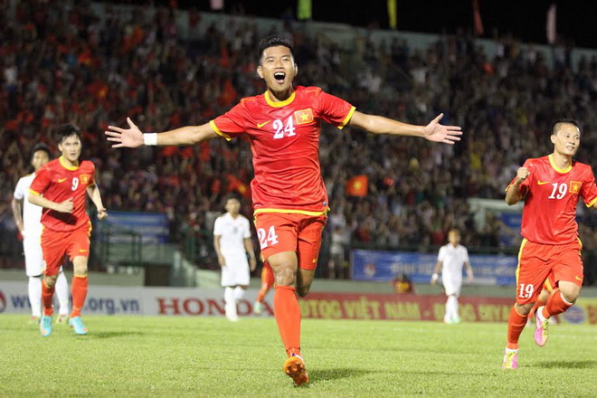Chỉ sau chưa đầy 15 phút đầu tiên, tiền đạo Hải Anh (24) đã có 2 bàn thắng vào lưới Myanmar. 