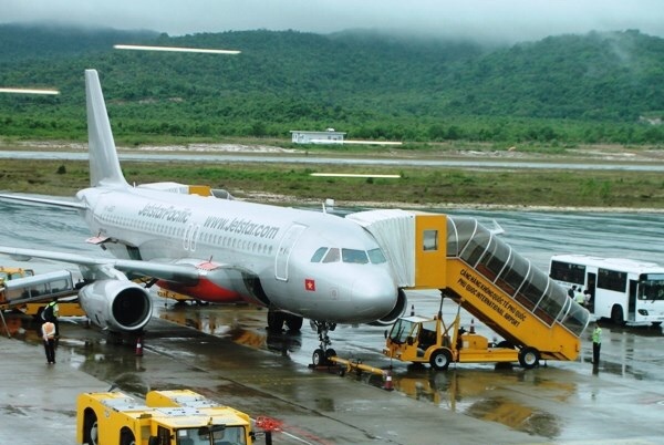 Hàng loạt chuyến bay đi/đến Hải Phòng bị ảnh hưởng vì bão số 2.