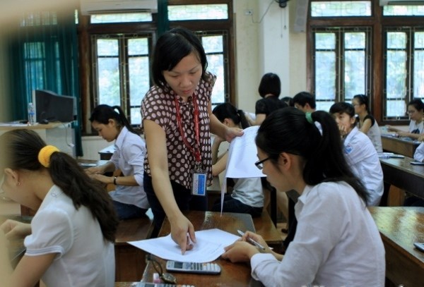 Thí sinh dự thi môn Toán tại Hội đồng thi Đại học Ngoại thương, Hà Nội. 