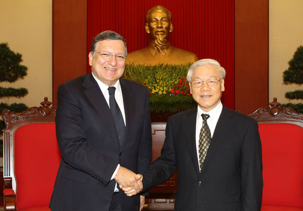 Tổng Bí thư Nguyễn Phú Trọng tiếp Chủ tịch Ủy ban châu Âu José Manuel Barroso trong chuyến thăm chính thức Việt Nam. 				     Ảnh: TTXVN