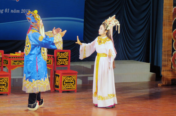 Một cảnh trong vở Mỵ Châu - Trọng Thủy do Nhà hát tuồng Nguyễn Hiển Dĩnh biểu diễn.