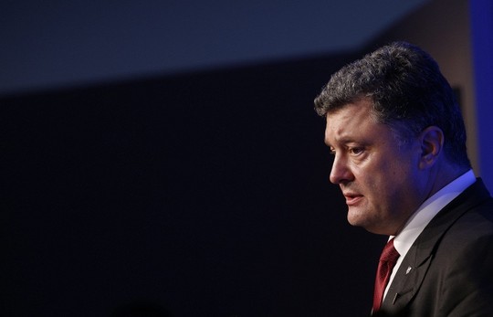 Tổng thống Ukraine Petro Poroshenko đề xuất tự trị hạn chế 3 năm cho 2 khu vực Donetsk và Luhansk ở miền Đông. Ảnh: ITAR-TASS