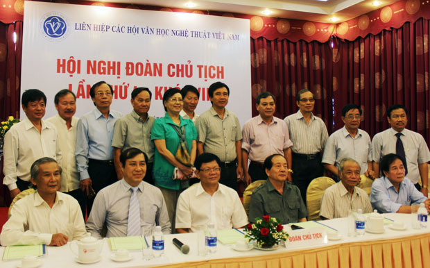 Hội nghị Đoàn chủ tịch Liên hiệp các Hội Văn học-Nghệ thuật Việt Nam tại Đà Nẵng ngày 14-7-2014.
