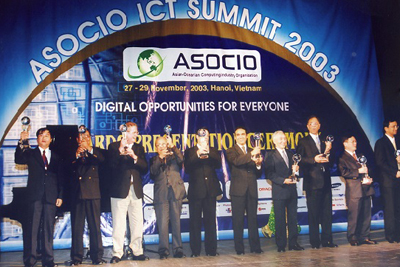 Năm 2003 là lần đầu tiên Việt Nam đăng cai tổ chức Diễn đàn cấp cao CNTT châu Á, châu Đại Dương - ASOCIO ICT Summit. (Ảnh: Internet)