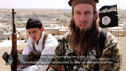 Các phiến quân IS trong video mới công bố tại Dabiq, Syria. Ảnh: Bild