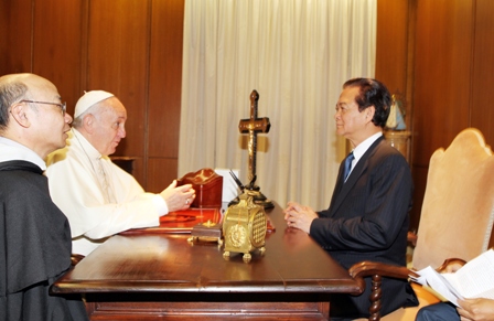 Buổi nói chuyện giữa Thủ tướng Nguyễn Tấn Dũng và Giáo hoàng Francis.