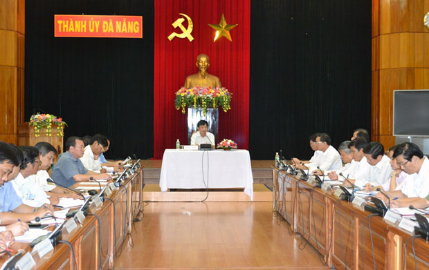 Bí thư Thành ủy Trần Thọ chủ trì hội nghị giao ban   Ảnh: Việt Dũng 
