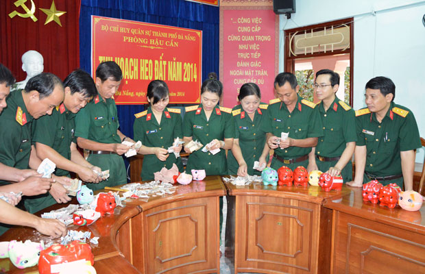 Ngày hội thu heo đất của Phòng Hậu cần, Bộ Chỉ huy Quân sự thành phố  Đà Nẵng. 