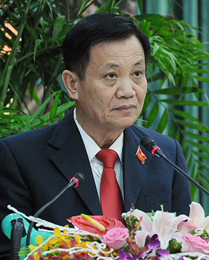 Bí thư Thành ủy, Chủ tịch HĐND thành phố Trần Thọ phát biểu tại kỳ họp.