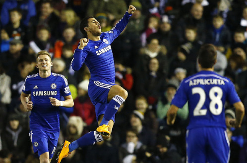 Niềm vui của Eden Hazard sau khi mở tỉ số cho Chelsea - Ảnh: Reuters