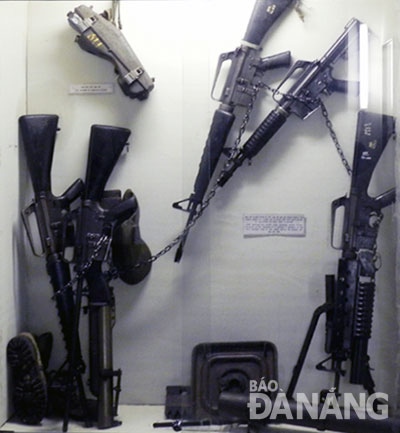 Một số loại vũ khí được trưng bày trong bảo tàng là chiến lợi phẩm của quân và dân ta trong các cuộc chiến tranh giải phóng và bảo vệ Tổ quốc.