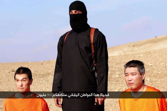 IS xác nhận con tin Nhật Bản Haruna Yukawa (phải) đã bị hànhquyết. Ảnh: Al Furqan Media