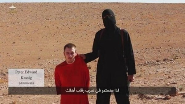 IS hành quyết con tin người Mỹ Peter Kassig. (Nguồn: AP)