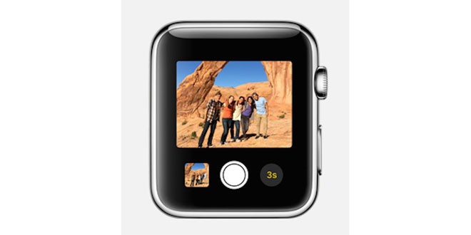 Camera từ xa của Apple Watch có thể hiển thị trực tiếp những gì mà camera trên iPhone của người dùng đang nhìn thấy. Camera của Apple Watch cũng có thể chụp ảnh hoặc bấm giờ cho camera trên iPhone.