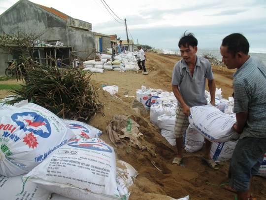 Người dân Bình Định lo đối phó với cơn vào số 4 hồi tháng 11-2014 