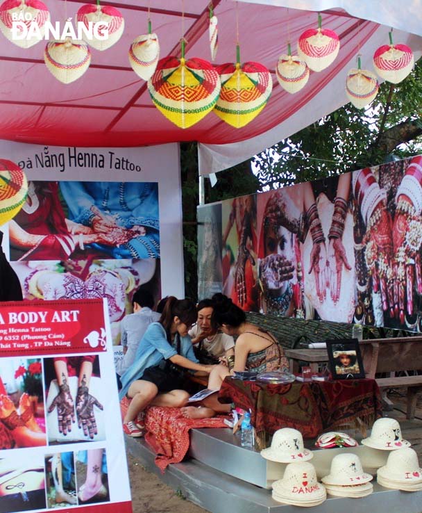 Nhiều hoạt động văn hóa hấp dẫn thu hút khách du lịch trong và ngoài nước khi đến với Đà Nẵng.