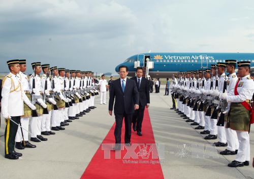 Quang cảnh lễ đón Thủ tướng Nguyễn Tấn Dũng tại sân bay quốc tế Kuala Lumpur. Ảnh: Đức Tám - TTXVN