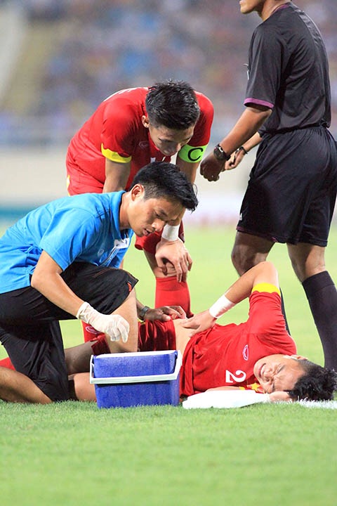 Khi SEA Games đã cận kề những chấn thương như Phi Sơn  là nỗi ám ảnh lớn với U23 Việt Nam. Ảnh: VSI.
