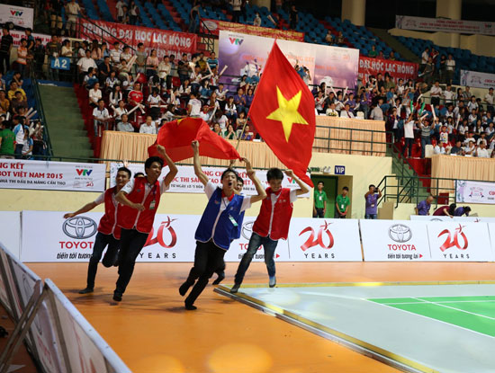 Đại học Sư phạm Kỹ thuật Hưng Yên lần đầu tiên vô địch Robocon Vietnam.