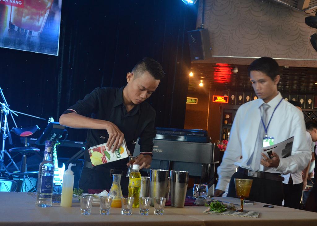 Nguyên liệu được các thí sinh chọn để pha chế cocktail chủ yếu là những loại trái cây quen thuộc với người Việt.