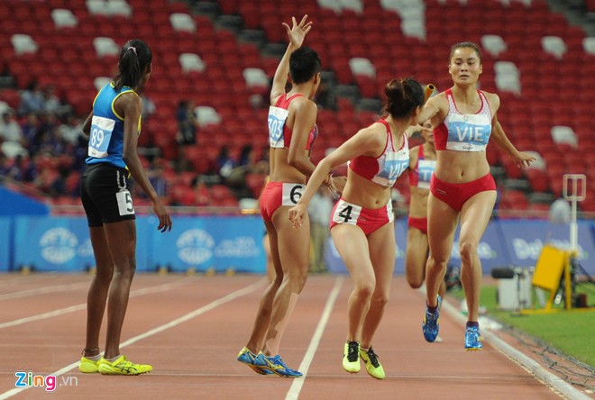 Thành tích 1.200 m của đội tuyển Việt Nam sau phần chạy của Quách Thị Lan là 2 phút 39 giây 57.