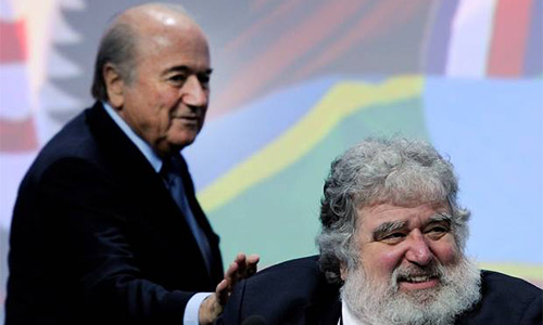 Sự thành khẩn và hợp tác tích cực của Blazer sau khi nhận tội góp phần giúp FBI mở rộng điều tra vào những tiêu cực ở FIFA, khiến Blatter phải tuyên bố từ chức ít ngày sau khi tái đắc cử. Ảnh: Reuters.
