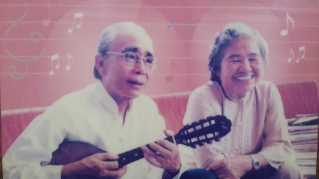 Vợ chồng nhạc sĩ Phan Huỳnh Điểu. 