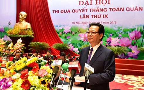 Thủ tướng Nguyễn Tấn Dũng đề nghị mỗi cán bộ, chiến sĩ, quân nhân, công nhân viên quốc phòng phải tiếp tục thấm nhuần tư tưởng thi đua ái quốc của Chủ tịch Hồ Chí Minh