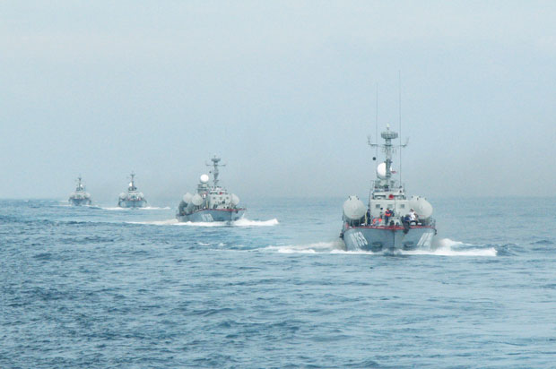 Các biên đội tàu Lữ đoàn 172 thực hiện nhiệm vụ trên biển.