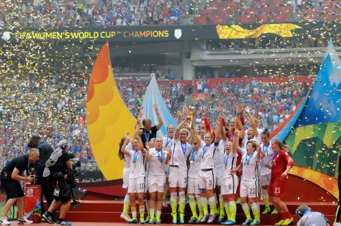 Tuyển nữ Mỹ lần thứ ba nâng cao chức vô địch World Cup. Ảnh: Reuters