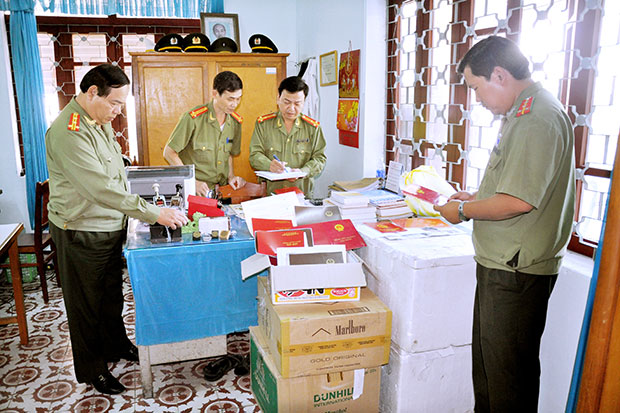 Phòng An ninh điều tra Công an thành phố Đà Nẵng triệt phá đường dây mua bán bằng giả quy mô lớn.