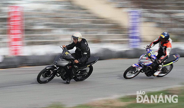 Các cuộc đua mô-tô luôn thu hút được sự quan tâm của người hâm mộ Đà Nẵng.