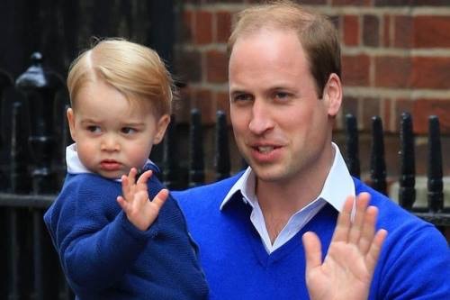 Hoàng tử William và con trai, Hoàng tử George. Ảnh: PA.