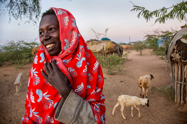 Norkorchom đến từ Turkana bảo rằng mỗi ngày cô thức dậy đều mỉm cười một mình.