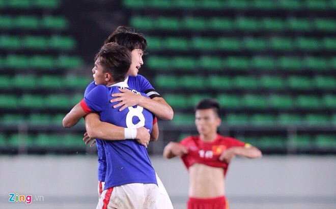 U19 Malaysia ăn mừng sau khi giành 1 điểm trước U19 Việt Nam. 