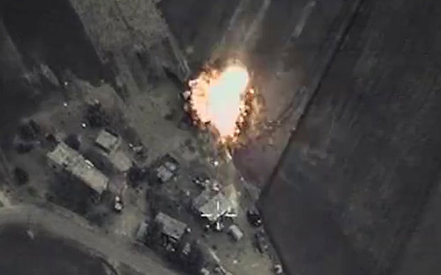 Hình ảnh cuộc không kích trụ sở IS do Nga tiến hành