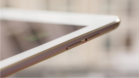 Không phải là máy tính bảng mỏng nhất, iPad Air 2 gặp phải sự cạnh tranh lớn từ đối thủ Sony Xperia Z4 (cùng mỏng 6,1 mm).