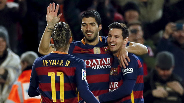 Niềm vui của bô ba 'MNS' sau khi ghi bàn cho Barcelona. Ảnh: Reuters