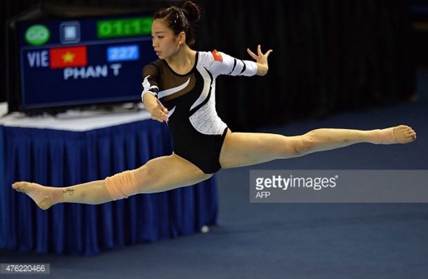 VĐV Thể dục dụng cụ Phan Thị Hà Thanh đã xuất sắc khi lần thứ hai, giành quyền tham gia tranh tài tại Olympic. 	      	                                                 Ảnh: AFP