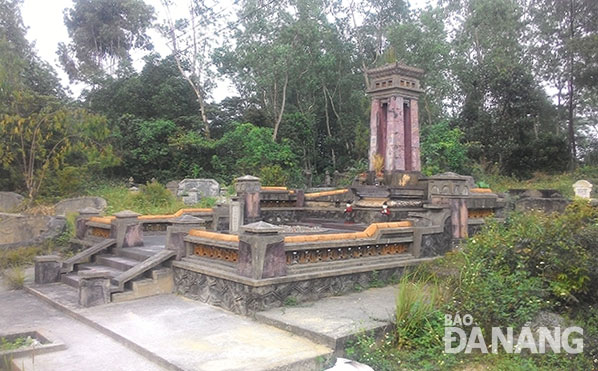 Toàn cảnh khu mộ chung Thái Phiên-Trần Cao Vân ở phường Thủy Xuân, thành phố Huế. 