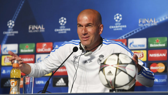HLV Zidane trong cuộc họp báo trước trận đấu. Ảnh: Reuters