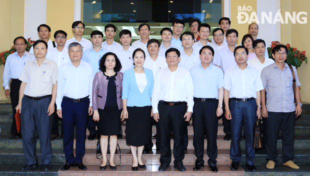 Lãnh đạo thành phố Đà Nẵng chụp hình với lãnh đạo thành phố Hải Phòng