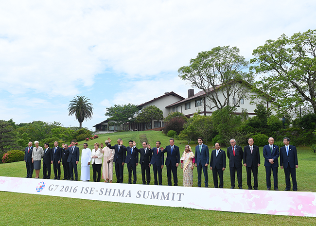 Thủ tướng Nguyễn Xuân Phúc và lãnh đạo các nước, tổ chức quốc tế tham dự Hội nghị thượng đỉnh G7 mở rộng