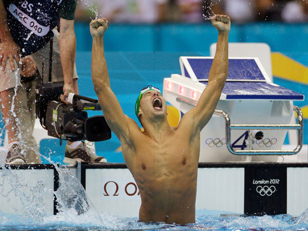 Chad Le Clos vô địch 200m bơi bướm tại Olympic 2012.