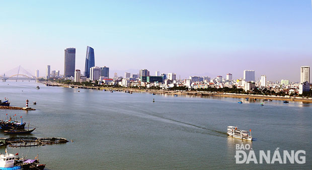 Quãng sông nơi xây dựng công trình giao thông mới vượt sông Hàn. Ảnh: HOÀNG HIỆP 