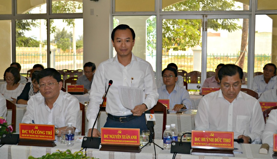 Bí thư Thành ủy Nguyễn Xuân Anh phát biểu kết luận buổi làm việc với Ban Thường vụ Quận ủy Ngũ Hành Sơn.JPG