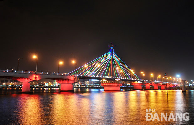 Cầu quay Sông Hàn - bước khởi đầu vượt sông của Đà Nẵng.