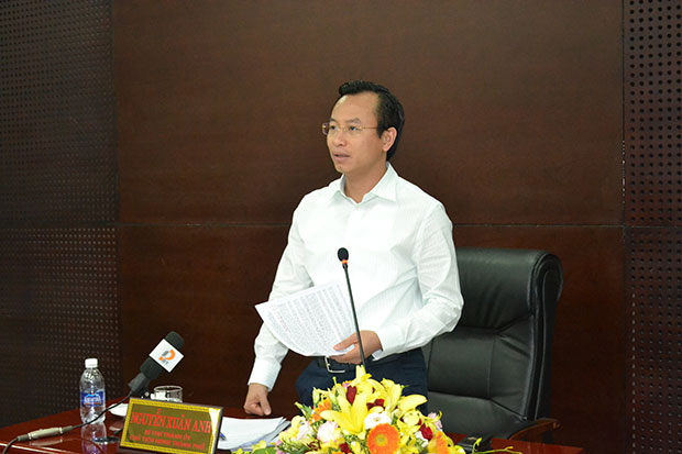 Bí thư Thành ủy Nguyễn Xuân Anh phát biểu kết luận buổi làm việc.