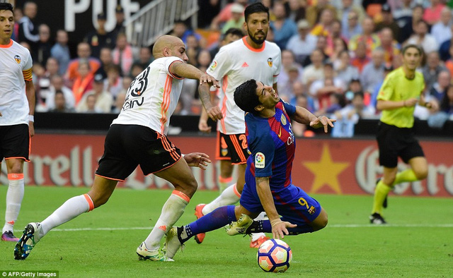 Luis Suarez ghi 1 bàn, nhưng anh bỏ lỡ khá nhiều cơ hội ở trận đấu này